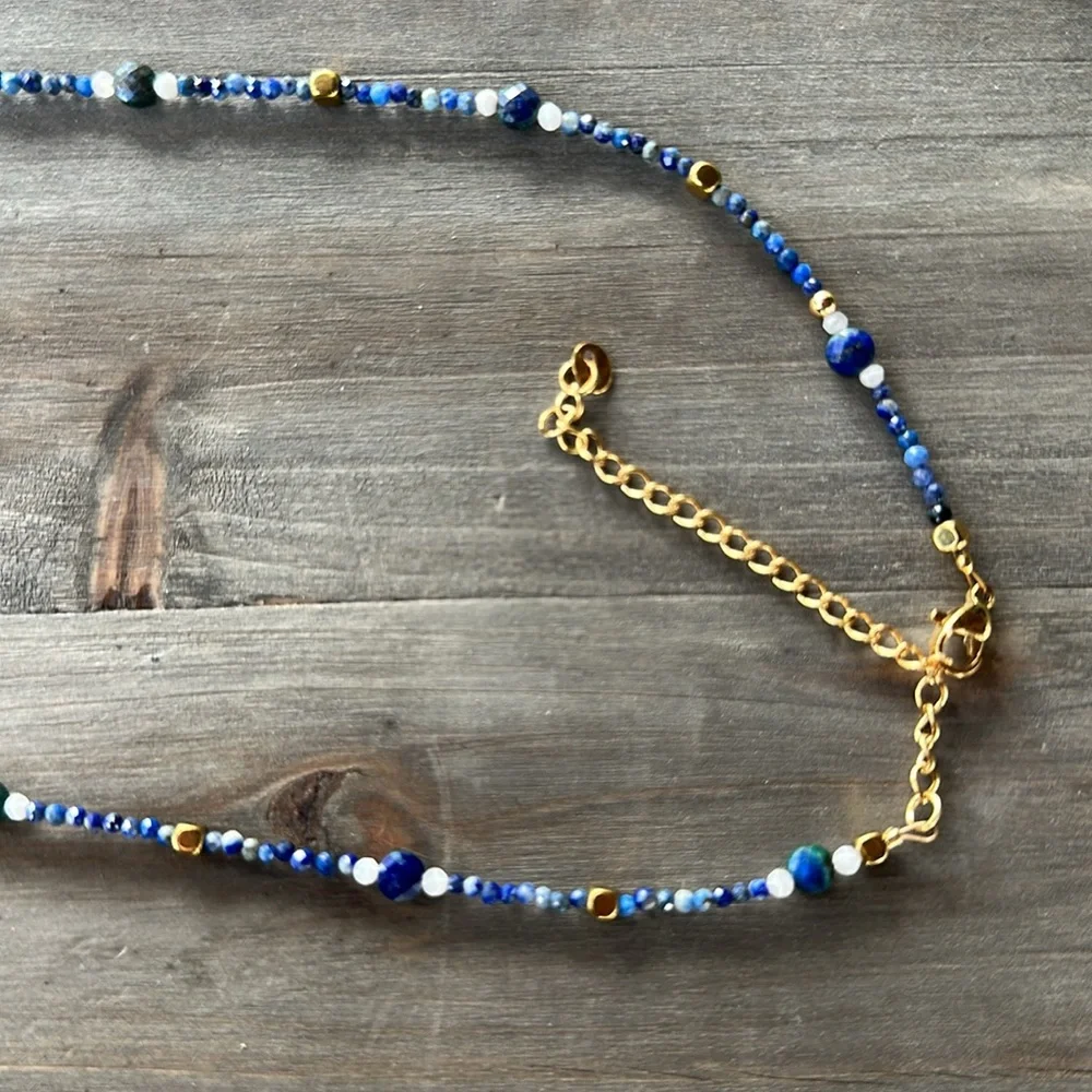 Dainty blue lapis and gold necklace - Picture 6 of 10